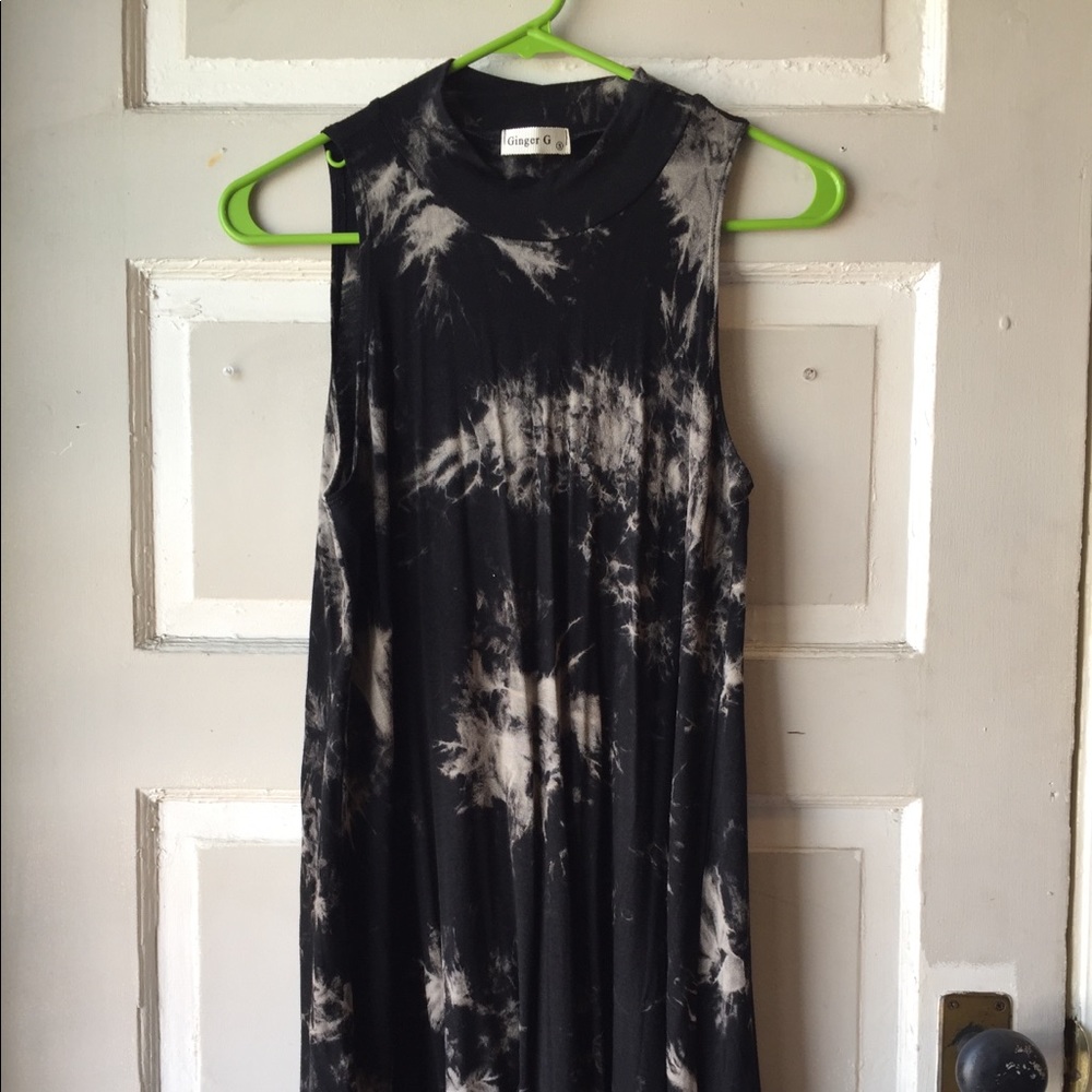 Sleeveless dress